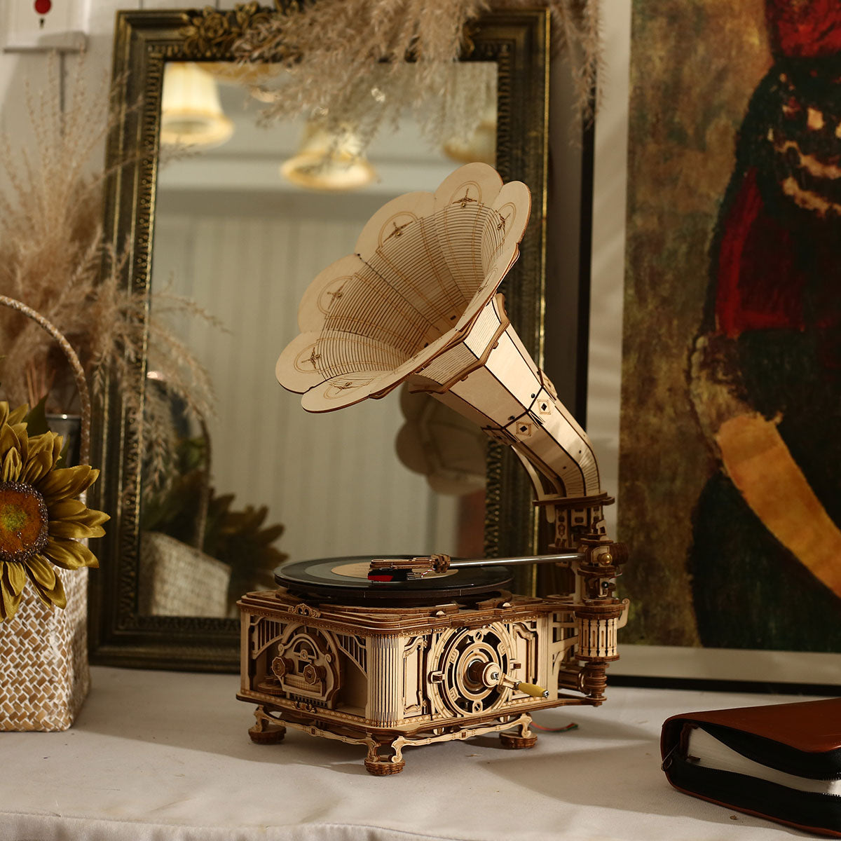 Crank Classic Gramophone 3D Puzzle (Hand Rotating)