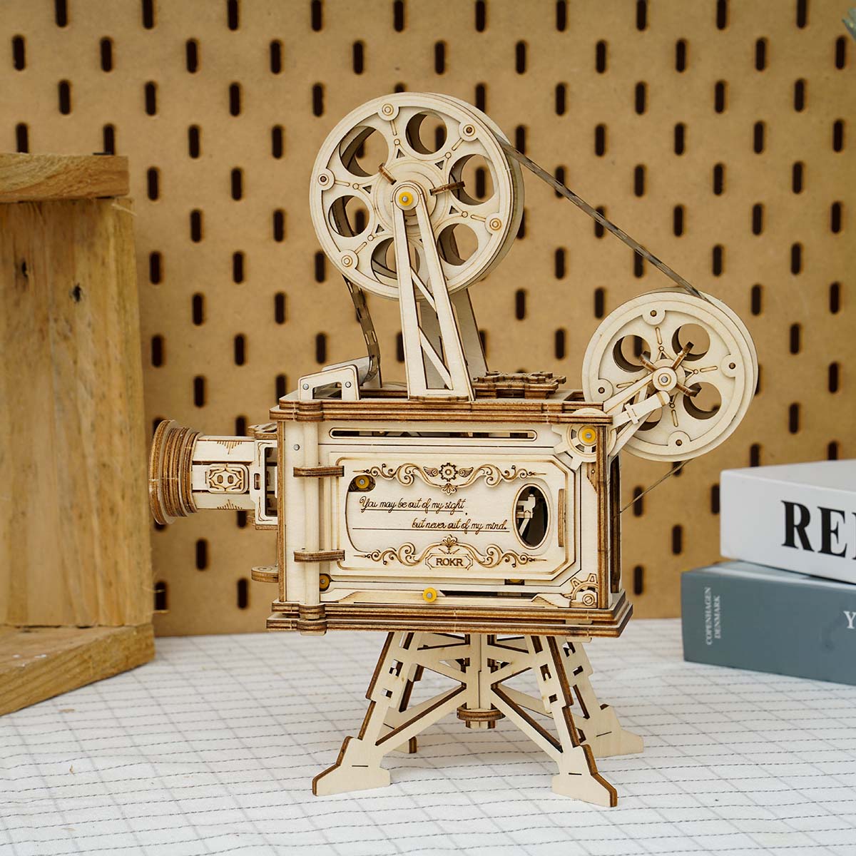 Vitascope Movie Projector 3D Puzzle
