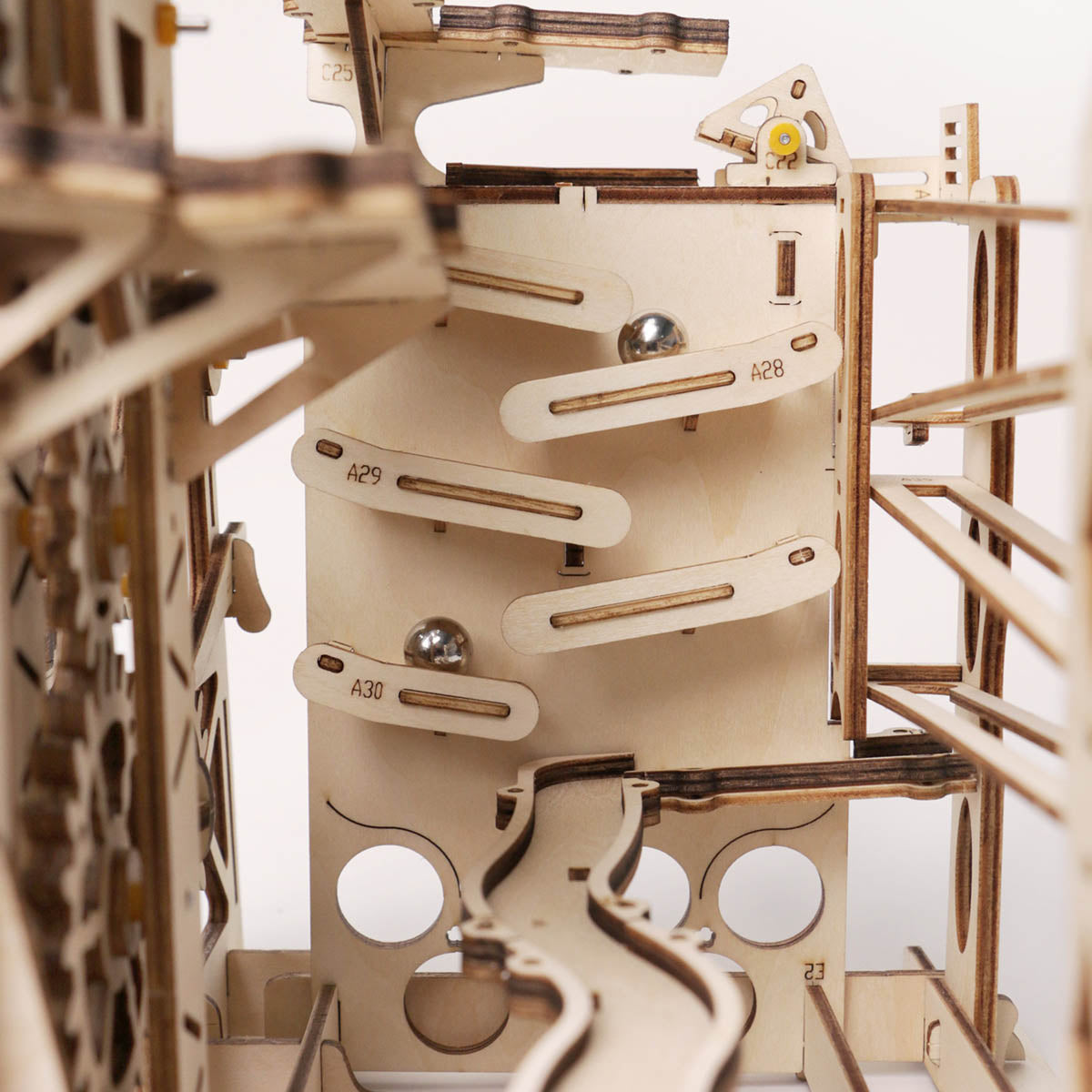 Explorer Swingback Wall Marble Run