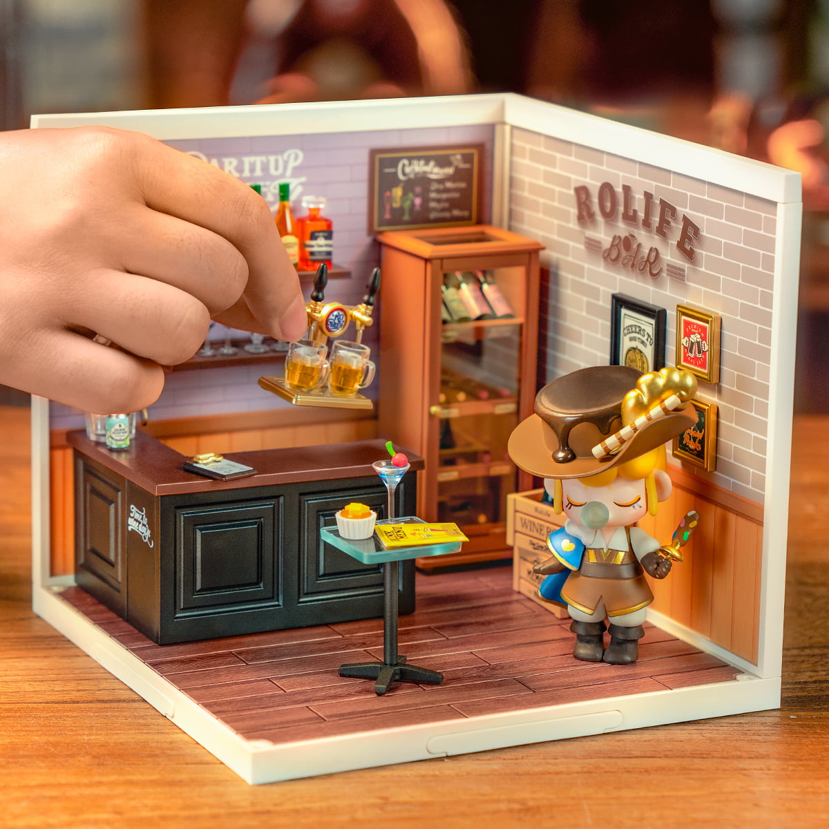 Leisurely Cheers Bar DIY Miniature House
