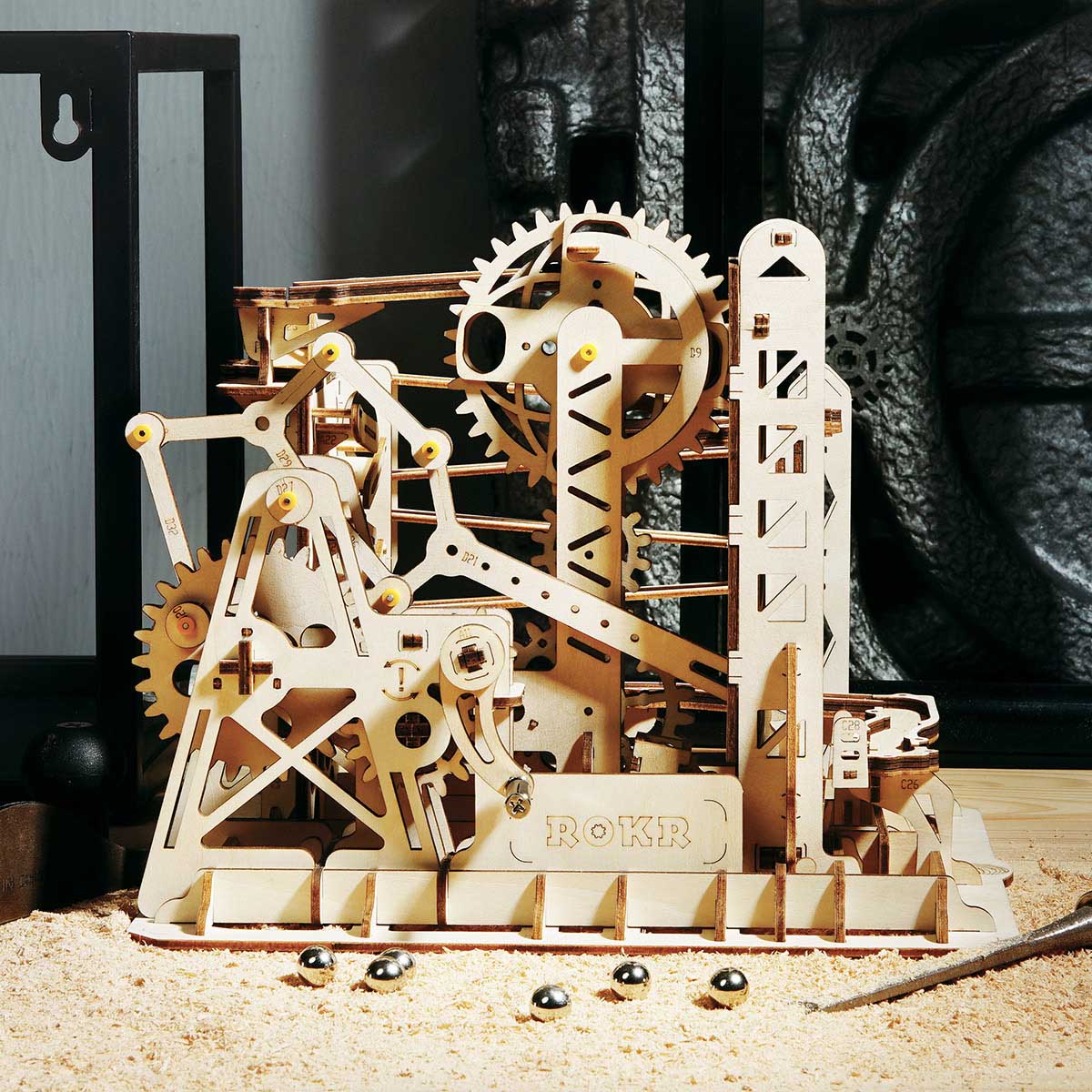 Explorer Swingback Wall Marble Run